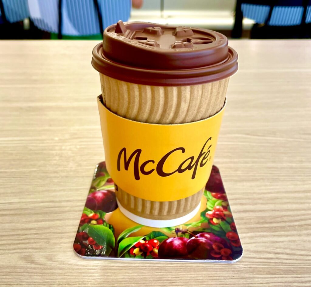 台湾マクドナルドで阿里山コーヒーを飲んだときの写真